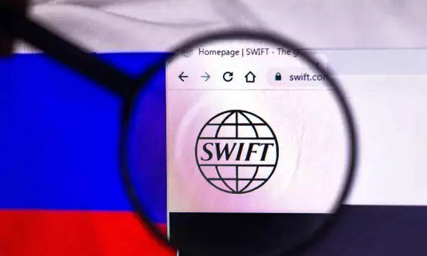 Cấm ngân hàng Nga tham gia SWIFT sẽ gây ra những tác động nào?