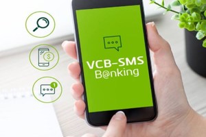 Chốt phương án thu phí SMS Banking trọn gói 11.000 đồng/tháng để bảo vệ quyền lợi khách hàng