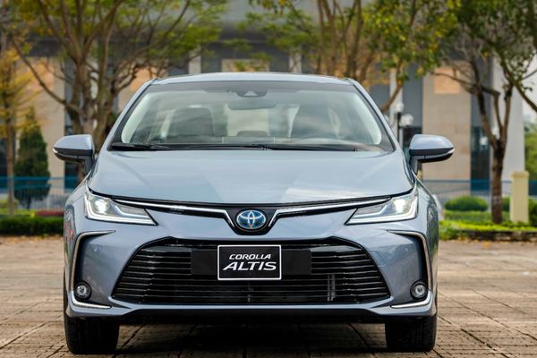 Toyota Corolla Altis có thêm động cơ Hybrid tại Việt Nam, giá cao nhất 868 triệu đồng
