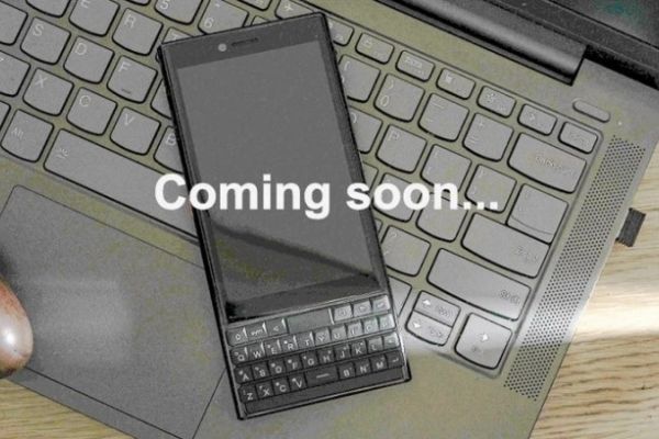 BlackBerry Key 2 bất ngờ trở lại dưới tên thương hiệu khác