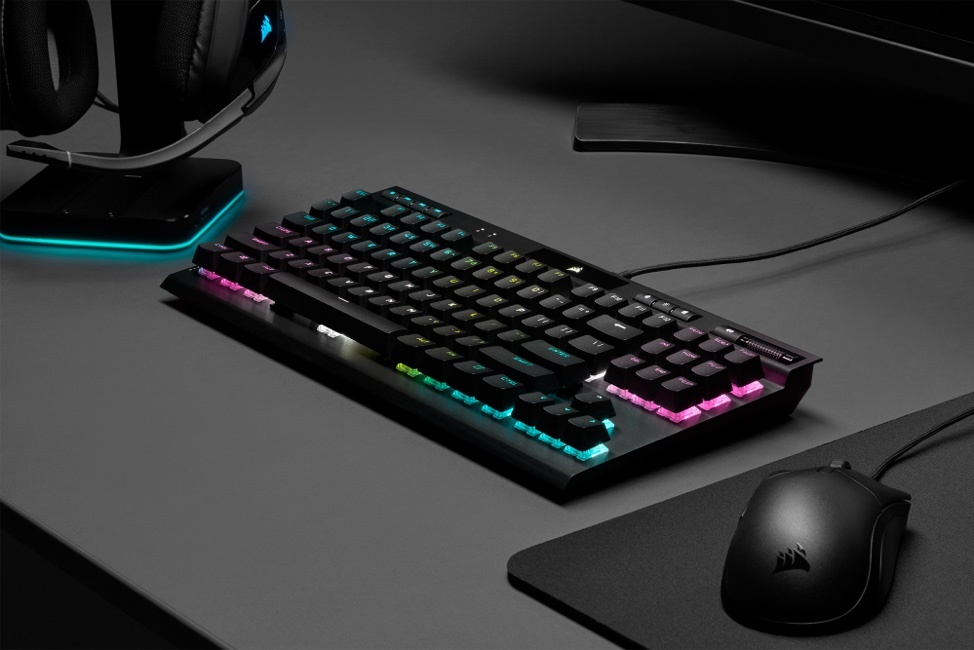 Bàn phím cơ quang học dành cho game thủ của Corsair có giá 3,55 triệu đồng