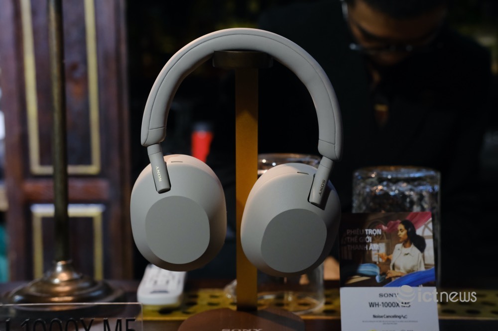 Tai nghe chống ồn Sony WH-1000XM5 có giá 9,49 triệu đồng tại Việt Nam