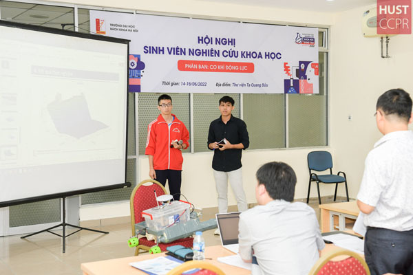 Gần 800 sinh viên Bách khoa Hà Nội tham gia hoạt động nghiên cứu khoa học, sáng tạo