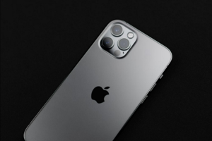 Apple thống trị phân khúc smartphone cao cấp