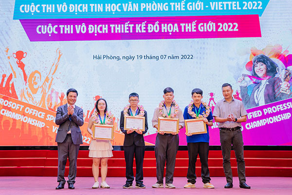 9 học sinh, sinh viên giành quyền sang Mỹ thi Tin học văn phòng và Thiết kế đồ họa