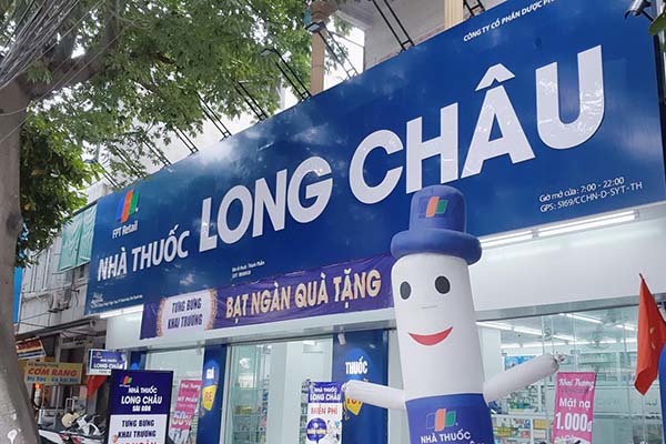 Các nhà bán lẻ công nghệ ồ ạt 