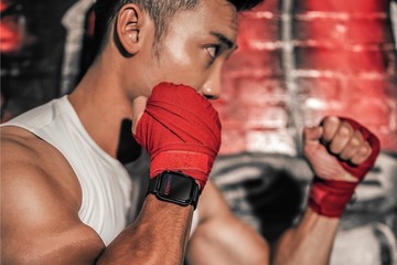 Hệ thống phòng gym ở Việt Nam ra thiết bị đeo sức khoẻ riêng