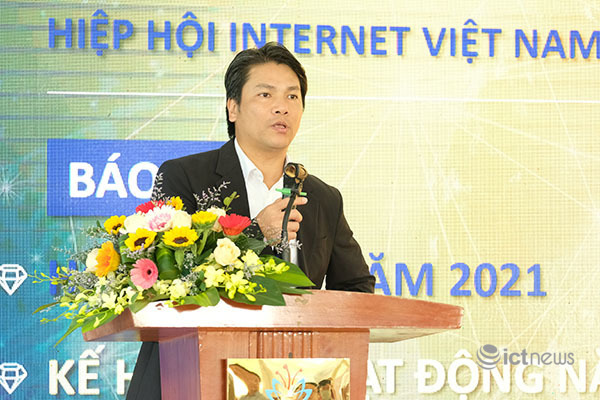 'Việt Nam vẫn nên duy trì thông lệ đa phương trong đầu tư cáp quang biển quốc tế'