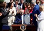 Tổng thống Joe Biden ký luật trợ cấp 52 tỷ USD cho sản xuất bán dẫn