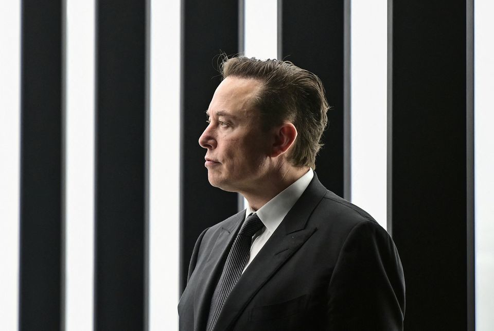Toan tính của Elon Musk với robot hình người