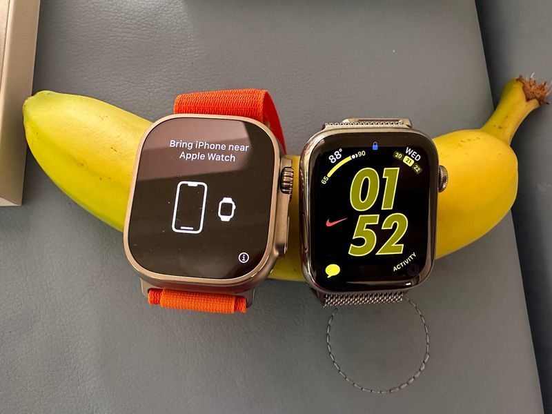 May mắn nhận AirPods Pro 2, Apple Watch Ultra trước cả thế giới
