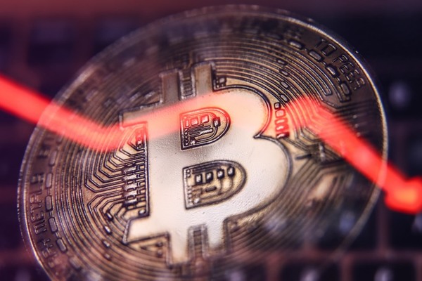 Bitcoin rủi ro nhưng có người rót tiền gấp đôi